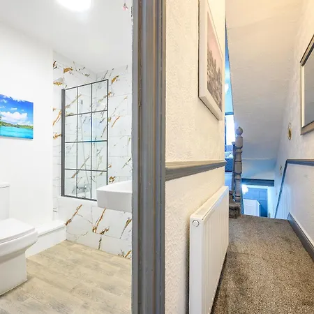 *rg7h*for Your Relaxed & Cosy Free Parking Homestay Leeds (West Yorkshire)